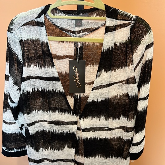 Metric sheer shawl size small - Picture 2 of 8